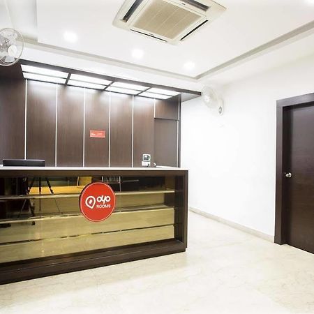 Oyo Rooms Near Cosmos Mall Силигури Экстерьер фото