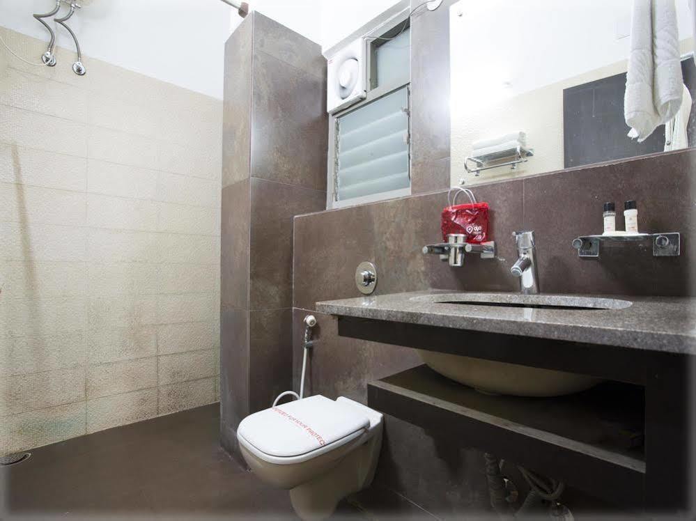 Oyo Rooms Near Cosmos Mall Силигури Экстерьер фото
